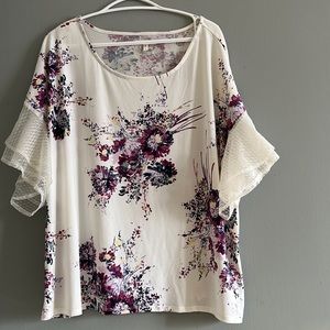 Maurice’s floral flared lace short sleeve top size 1